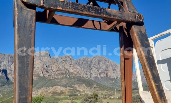 Tenga Tsaru Caterpillar 120 Chena Rori in Lusaka in Zambia Tenga Tsaru Caterpillar 120 Chena Rori in Lusaka in Zambia