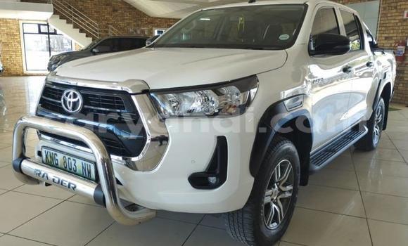 Buy Used Toyota Hilux White Car in Lusaka in Zambia Buy Used Toyota Hilux White Car in Lusaka in Zambia