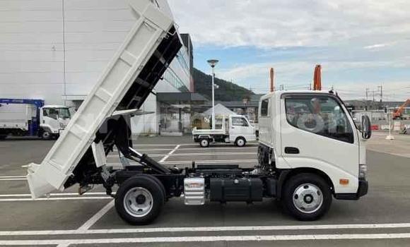 Tenga Tsaru Toyota Dyna Chena Mota in Lusaka in Zambia Tenga Tsaru Toyota Dyna Chena Mota in Lusaka in Zambia