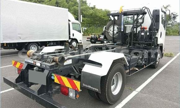 Buy Used Isuzu FTR 850 White Truck in Lusaka in Zambia Buy Used Isuzu FTR 850 White Truck in Lusaka in Zambia