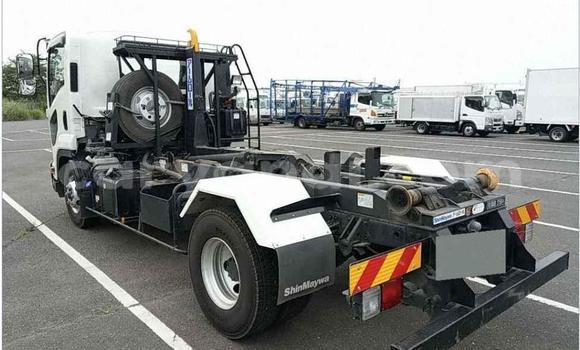 Buy Used Isuzu FTR 850 White Truck in Lusaka in Zambia Buy Used Isuzu FTR 850 White Truck in Lusaka in Zambia