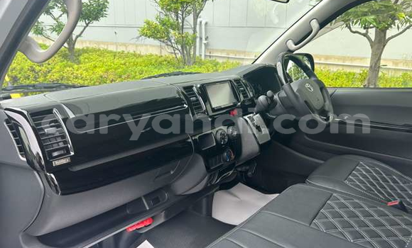 Buy Used Toyota Hiace Silver Car in Lusaka in Zambia Buy Used Toyota Hiace Silver Car in Lusaka in Zambia