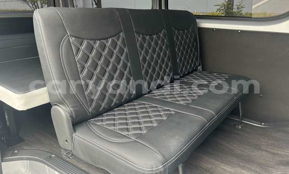 Buy Used Toyota Hiace Silver Car in Lusaka in Zambia Buy Used Toyota Hiace Silver Car in Lusaka in Zambia