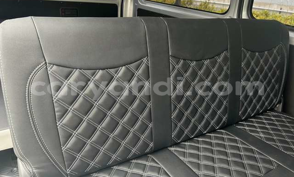 Buy Used Toyota Hiace Silver Car in Lusaka in Zambia Buy Used Toyota Hiace Silver Car in Lusaka in Zambia