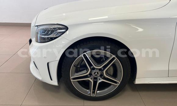 Tenga Tsaru Mercedes-Benz C-Classe Chena Mota in Chilanga in Lusaka Tenga Tsaru Mercedes-Benz C-Classe Chena Mota in Chilanga in Lusaka