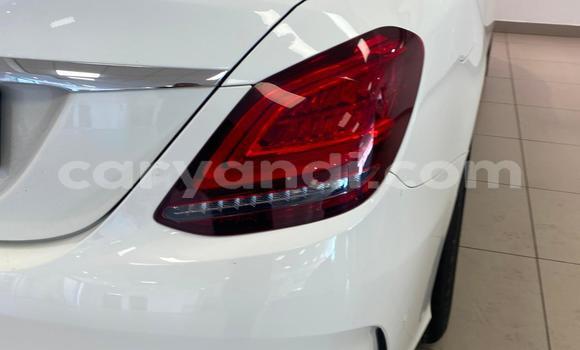 Tenga Tsaru Mercedes-Benz C-Classe Chena Mota in Chilanga in Lusaka Tenga Tsaru Mercedes-Benz C-Classe Chena Mota in Chilanga in Lusaka