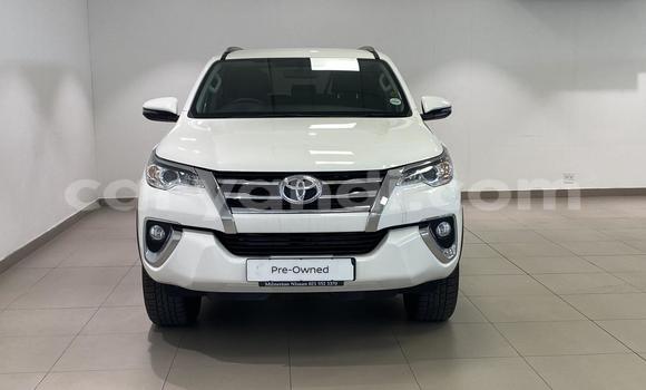 Acheter Occasion Voiture Toyota Fortuner Blanc à Lusaka, Zambie Acheter Occasion Voiture Toyota Fortuner Blanc à Lusaka, Zambie