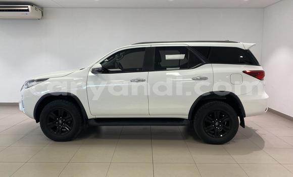 Acheter Occasion Voiture Toyota Fortuner Blanc à Lusaka, Zambie Acheter Occasion Voiture Toyota Fortuner Blanc à Lusaka, Zambie