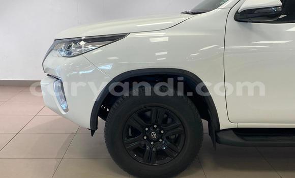 Acheter Occasion Voiture Toyota Fortuner Blanc à Lusaka, Zambie Acheter Occasion Voiture Toyota Fortuner Blanc à Lusaka, Zambie