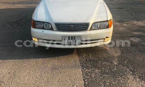 Nunua Ilio tumika Toyota Chaser Nyeupe Gari ndani ya Lusaka nchini Zambia Nunua Ilio tumika Toyota Chaser Nyeupe Gari ndani ya Lusaka nchini Zambia