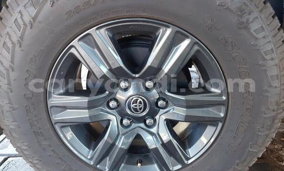 Acheter Occasion Voiture Toyota Hilux Rouge à Lusaka, Zambie Acheter Occasion Voiture Toyota Hilux Rouge à Lusaka, Zambie