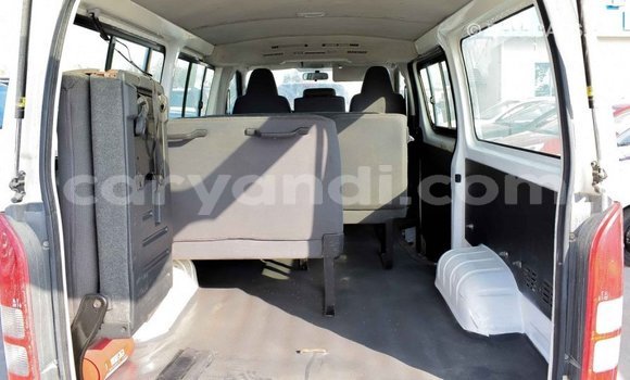 Acheter Import Voiture Toyota Hiace Blanc à Import - Dubai, Zambie Acheter Import Voiture Toyota Hiace Blanc à Import - Dubai, Zambie