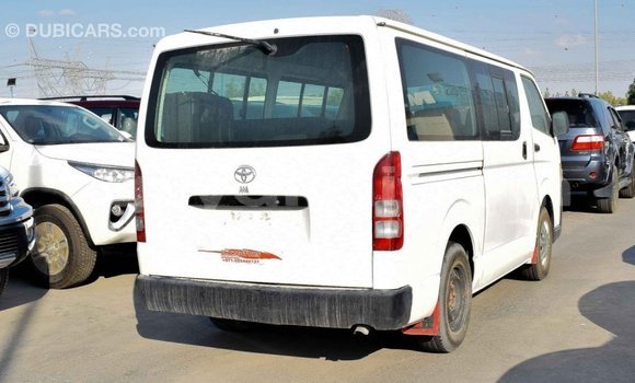 Acheter Import Voiture Toyota Hiace Blanc à Import - Dubai, Zambie Acheter Import Voiture Toyota Hiace Blanc à Import - Dubai, Zambie