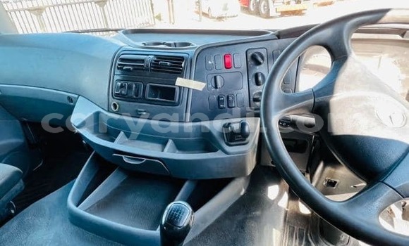 Tenga Tsaru Mercedes–Benz 3331 Bhuruu Rori in Lusaka in Zambia Tenga Tsaru Mercedes–Benz 3331 Bhuruu Rori in Lusaka in Zambia