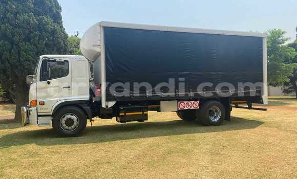 Tenga Itsva Hino 300 Series Chena Rori in Lusaka in Zambia Tenga Itsva Hino 300 Series Chena Rori in Lusaka in Zambia