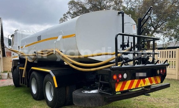 Tenga Tsaru Hino 300 Series Chena Rori in Lusaka in Zambia Tenga Tsaru Hino 300 Series Chena Rori in Lusaka in Zambia