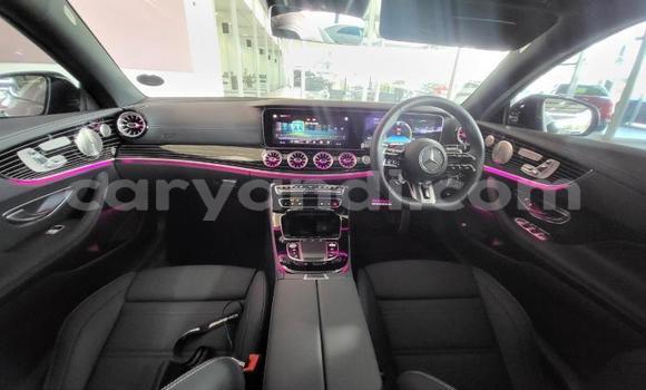 Tenga Tsaru Mercedes-Benz E-Classe Tsvuku Mota in Lusaka in Zambia Tenga Tsaru Mercedes-Benz E-Classe Tsvuku Mota in Lusaka in Zambia