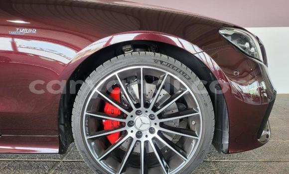 Tenga Tsaru Mercedes-Benz E-Classe Tsvuku Mota in Lusaka in Zambia Tenga Tsaru Mercedes-Benz E-Classe Tsvuku Mota in Lusaka in Zambia