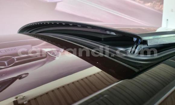 Tenga Tsaru Mercedes-Benz E-Classe Tsvuku Mota in Lusaka in Zambia Tenga Tsaru Mercedes-Benz E-Classe Tsvuku Mota in Lusaka in Zambia