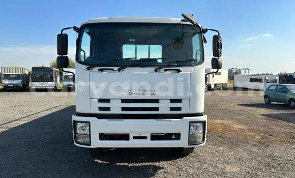 Buy Used Isuzu FTR 850 White Truck in Lusaka in Zambia Buy Used Isuzu FTR 850 White Truck in Lusaka in Zambia