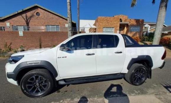 Buy Used Toyota Hilux White Car in Lusaka in Zambia Buy Used Toyota Hilux White Car in Lusaka in Zambia