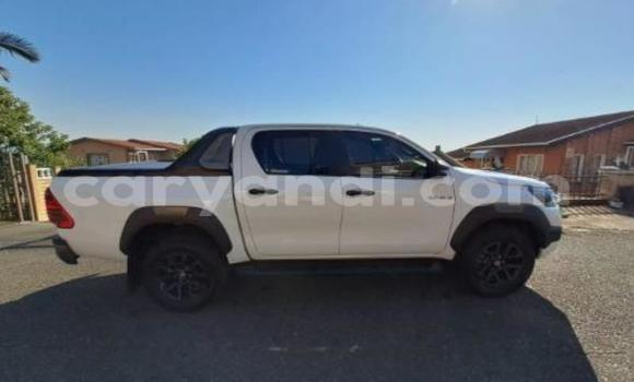 Buy Used Toyota Hilux White Car in Lusaka in Zambia Buy Used Toyota Hilux White Car in Lusaka in Zambia