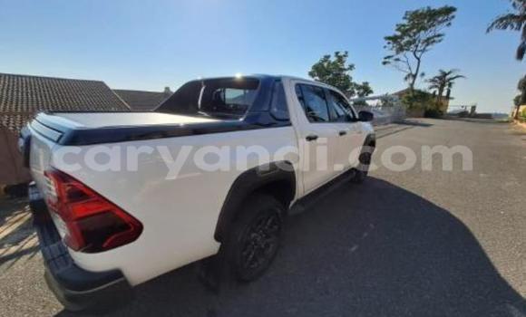 Buy Used Toyota Hilux White Car in Lusaka in Zambia Buy Used Toyota Hilux White Car in Lusaka in Zambia