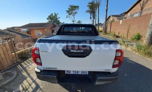 Buy Used Toyota Hilux White Car in Lusaka in Zambia Buy Used Toyota Hilux White Car in Lusaka in Zambia
