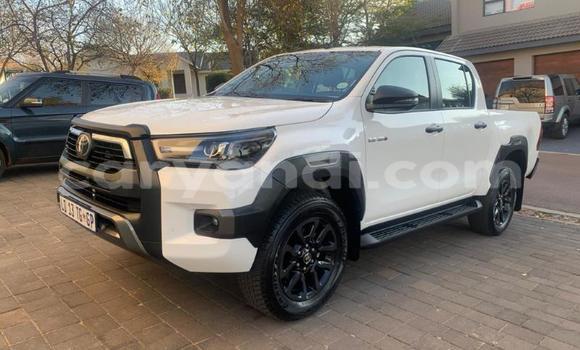 Buy Used Toyota Hilux Silver Car in Lusaka in Zambia Buy Used Toyota Hilux Silver Car in Lusaka in Zambia