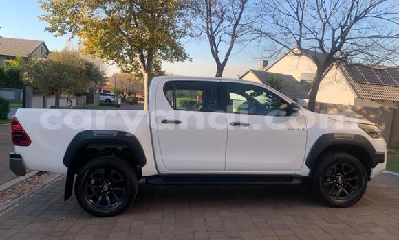 Buy Used Toyota Hilux Silver Car in Lusaka in Zambia Buy Used Toyota Hilux Silver Car in Lusaka in Zambia
