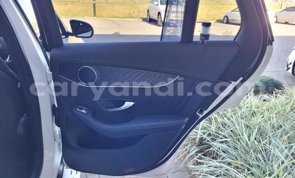 Acheter Occasion Voiture Mercedes‒Benz AMG GLC Blanc à Lusaka, Zambie Acheter Occasion Voiture Mercedes‒Benz AMG GLC Blanc à Lusaka, Zambie