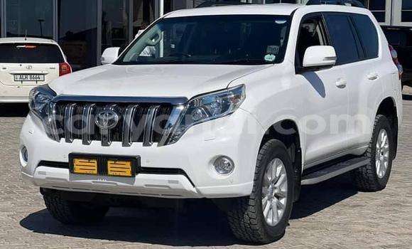 Nunua Ilio tumika Toyota Prado Nyeupe Gari ndani ya Lusaka nchini Zambia