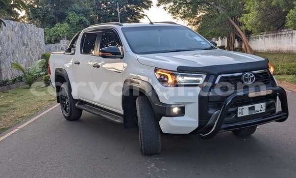 Acheter Occasion Voiture Toyota Hilux Blanc à Lusaka, Zambie Acheter Occasion Voiture Toyota Hilux Blanc à Lusaka, Zambie