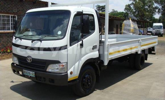 Buy Used Toyota Dyna White Car in Livingstone in Zambia Buy Used Toyota Dyna White Car in Livingstone in Zambia