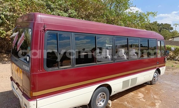 Acheter Occasion Voiture Mitsubishi Raider Rouge à Lusaka, Zambie Acheter Occasion Voiture Mitsubishi Raider Rouge à Lusaka, Zambie