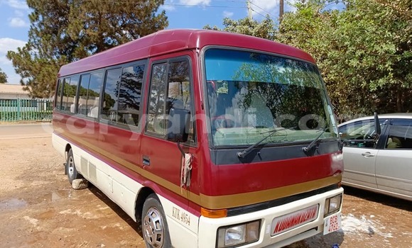 Acheter Occasion Voiture Mitsubishi Raider Rouge à Lusaka, Zambie Acheter Occasion Voiture Mitsubishi Raider Rouge à Lusaka, Zambie