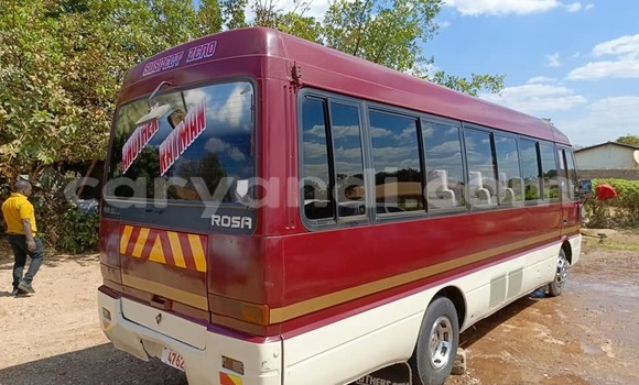 Acheter Occasion Voiture Mitsubishi Raider Rouge à Lusaka, Zambie Acheter Occasion Voiture Mitsubishi Raider Rouge à Lusaka, Zambie