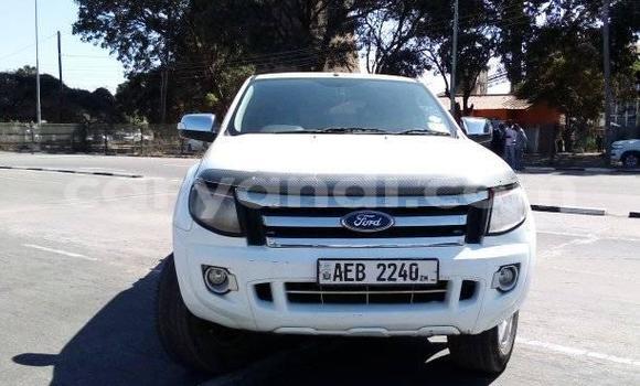 Acheter Occasion Voiture Ford B-MAX Blanc à Lusaka, Zambie Acheter Occasion Voiture Ford B-MAX Blanc à Lusaka, Zambie