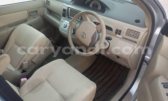 Acheter Occasion Voiture Toyota Raum Autre à Lusaka, Zambie Acheter Occasion Voiture Toyota Raum Autre à Lusaka, Zambie
