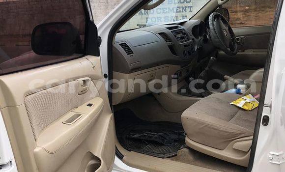 Acheter Occasion Voiture Toyota Hilux Blanc à Lusaka, Zambie Acheter Occasion Voiture Toyota Hilux Blanc à Lusaka, Zambie