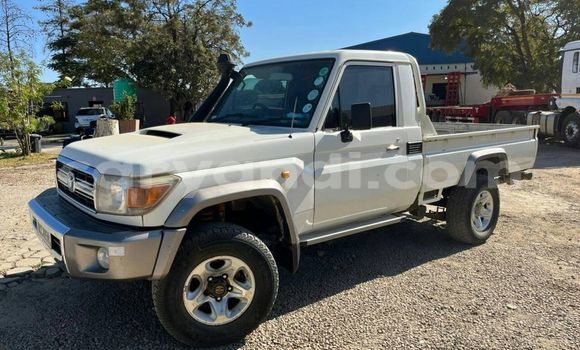 Nunua Ilio tumika Toyota Land Cruiser Nyeupe Gari ndani ya Lusaka nchini Zambia Nunua Ilio tumika Toyota Land Cruiser Nyeupe Gari ndani ya Lusaka nchini Zambia