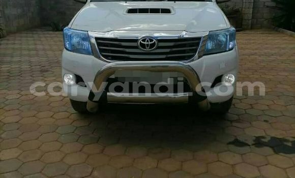 Nunua Ilio tumika Toyota Hilux Nyeupe Gari ndani ya Lusaka nchini Zambia Nunua Ilio tumika Toyota Hilux Nyeupe Gari ndani ya Lusaka nchini Zambia