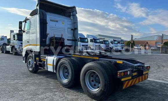 Tenga Tsaru Volvo FL Sirivha Rori in Zambezi in North-Western Tenga Tsaru Volvo FL Sirivha Rori in Zambezi in North-Western