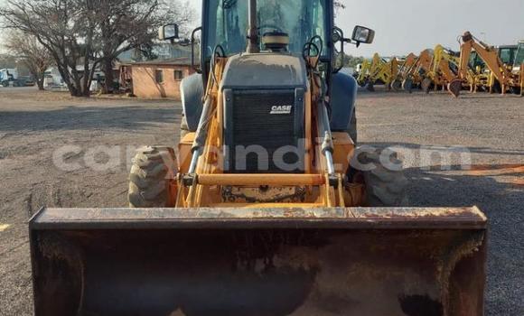 Tenga Tsaru Caterpillar 120 Zvimwe Rori in Zambezi in North-Western Tenga Tsaru Caterpillar 120 Zvimwe Rori in Zambezi in North-Western