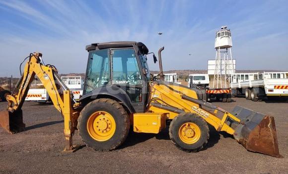 Tenga Tsaru Caterpillar 120 Zvimwe Rori in Zambezi in North-Western Tenga Tsaru Caterpillar 120 Zvimwe Rori in Zambezi in North-Western