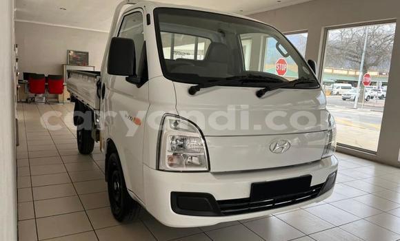 Tenga Tsaru Hyundai H1 Chena Mota in Livingstone in Zambia Tenga Tsaru Hyundai H1 Chena Mota in Livingstone in Zambia