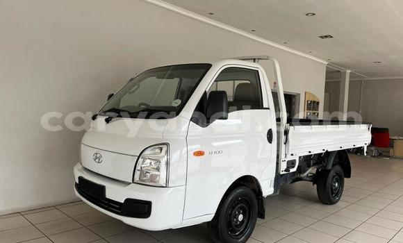 Tenga Tsaru Hyundai H1 Chena Mota in Livingstone in Zambia Tenga Tsaru Hyundai H1 Chena Mota in Livingstone in Zambia