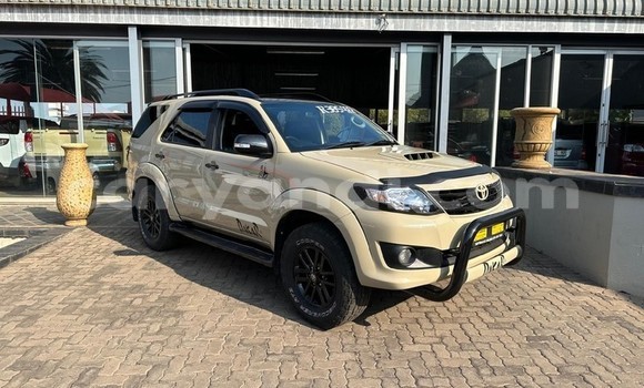 Buy Used Toyota Fortuner Beige Car in Lusaka in Zambia Buy Used Toyota Fortuner Beige Car in Lusaka in Zambia