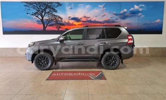 Tenga Tsaru Toyota Land Cruiser Prado Zvimwe Mota in Livingstone in Zambia Tenga Tsaru Toyota Land Cruiser Prado Zvimwe Mota in Livingstone in Zambia