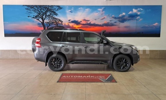 Tenga Tsaru Toyota Land Cruiser Prado Zvimwe Mota in Livingstone in Zambia Tenga Tsaru Toyota Land Cruiser Prado Zvimwe Mota in Livingstone in Zambia